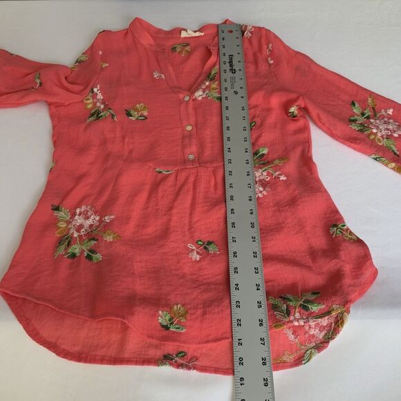 Hope Springs Embroidered Tunic Top M Coral Pink Sheer Floral Button 3/4 Sleeve - Picture 9 of 10
